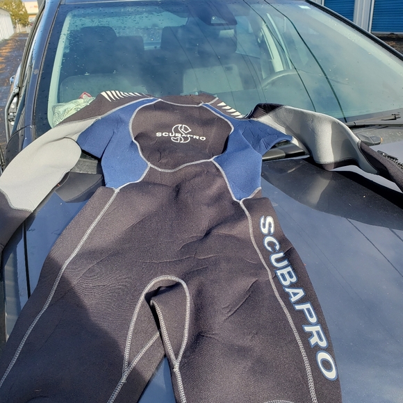 Scuba Suit / Water-sports Gear - Picture 6 of 16